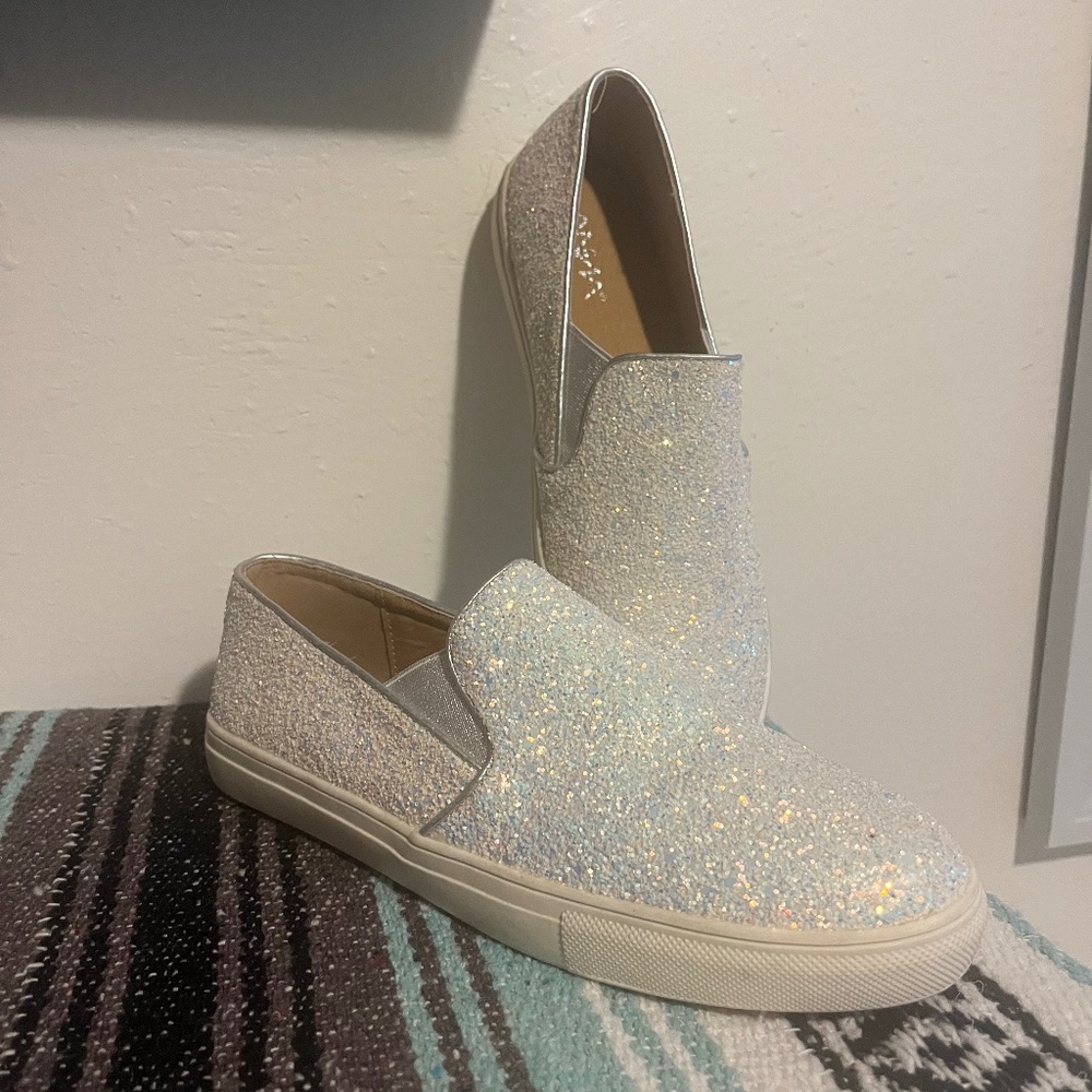 Like NEW sparkly formal slip-ons- SZ 8.5